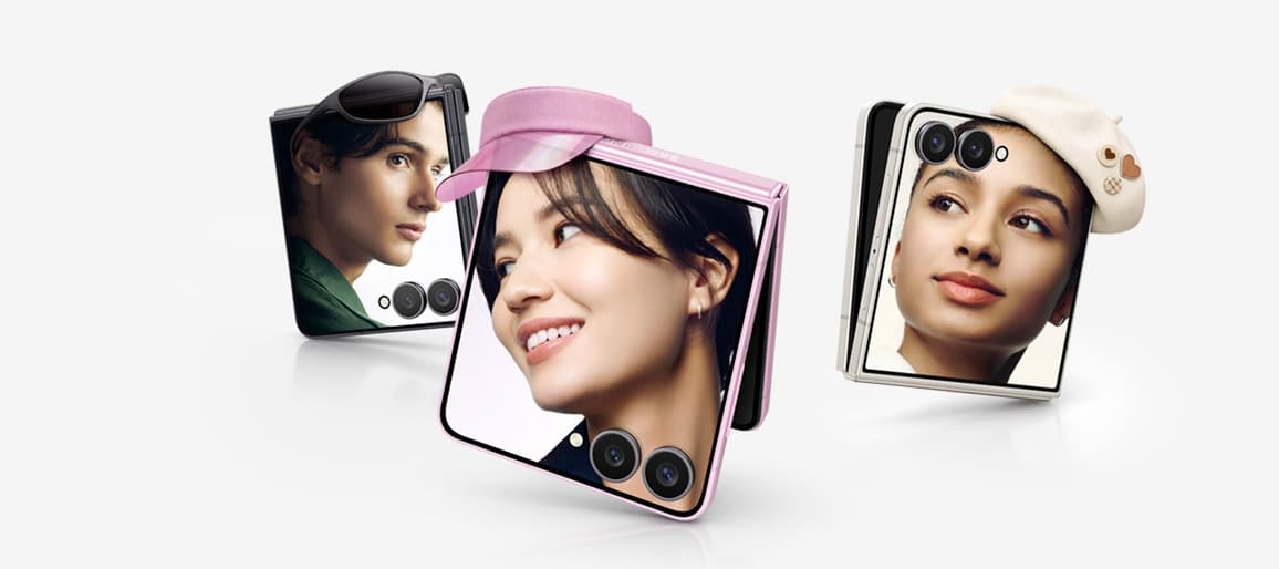 Galaxy Z Flip8 terlipat penuh dalam genggaman tangan