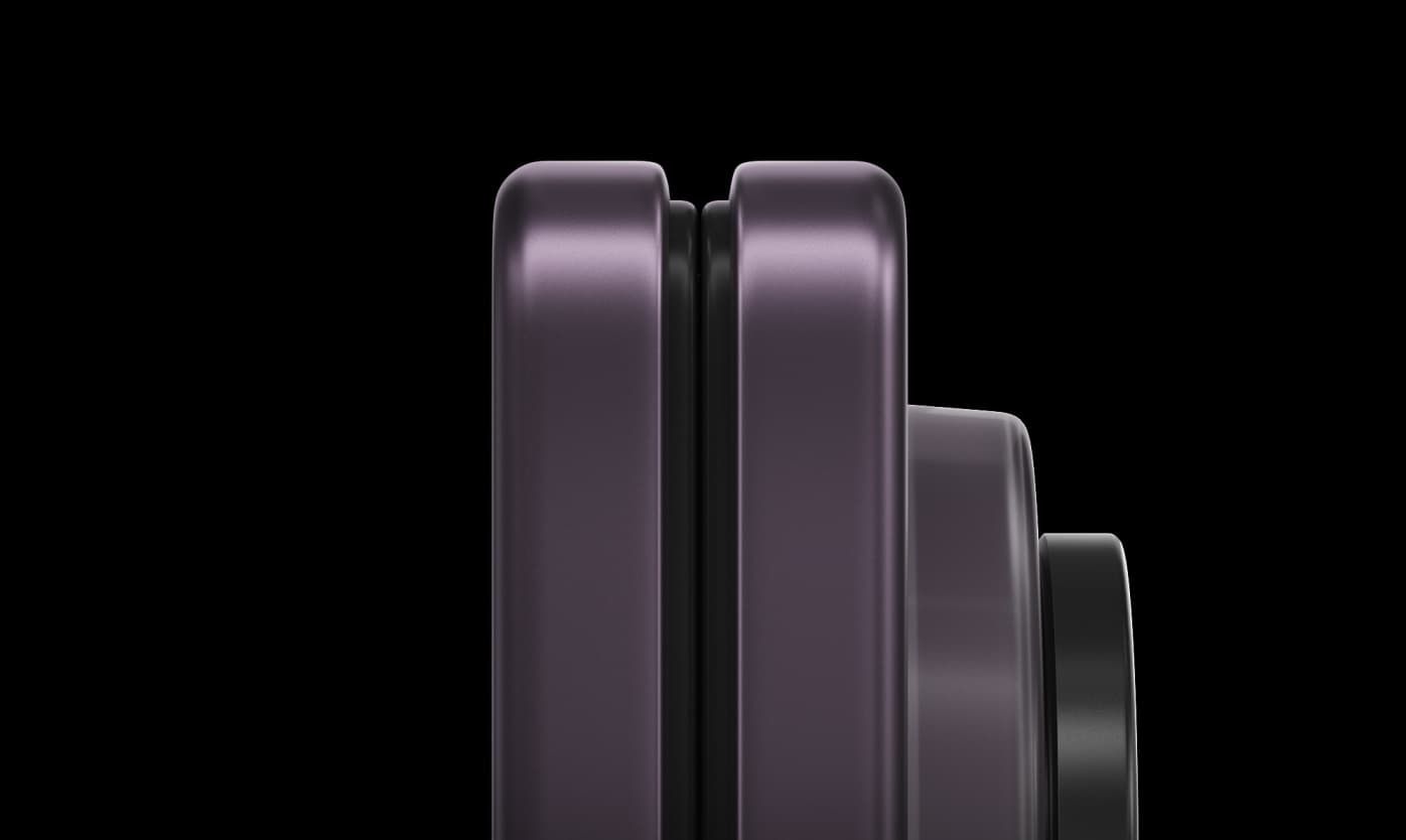 Galaxy Z Fold8 Ultra dibuka perlahan memperlihatkan lipatan layar yang mulus